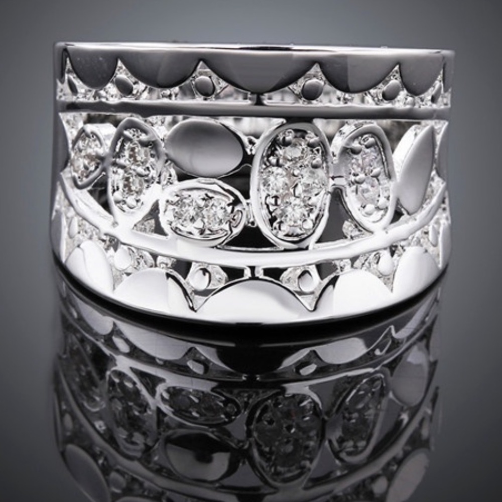 NWT Silver Diamond Ring